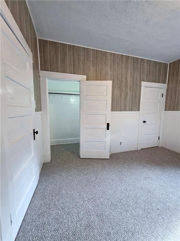 2906 Lafayette Street, St Joseph, MO 64507