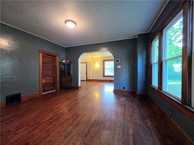 2906 Lafayette Street, St Joseph, MO 64507