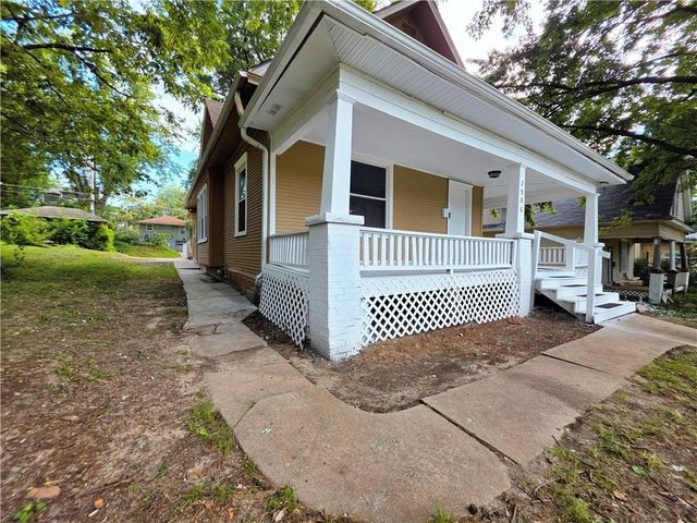2906 Lafayette Street, St Joseph, MO 64507