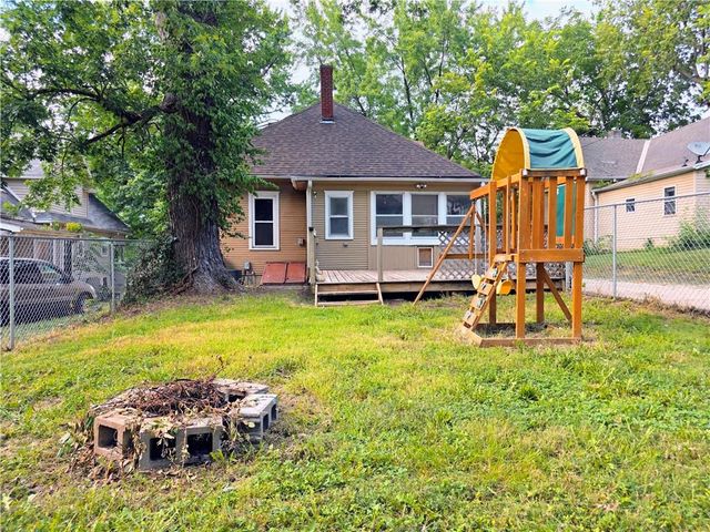 2906 Lafayette Street, St Joseph, MO 64507