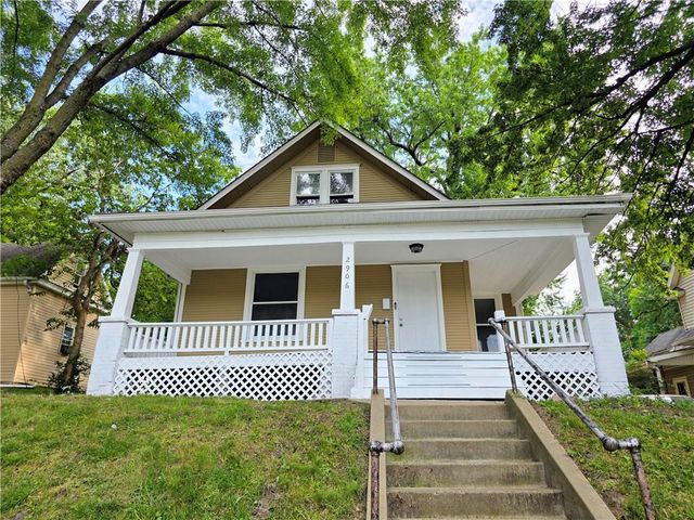 2906 Lafayette Street, St Joseph, MO 64507