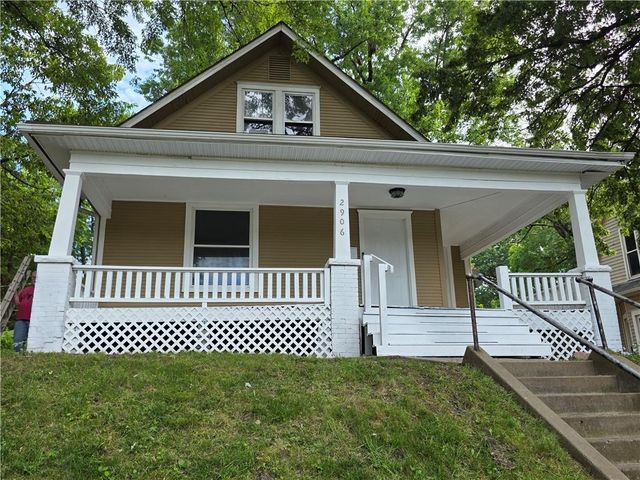 2906 Lafayette Street, St Joseph, MO 64507
