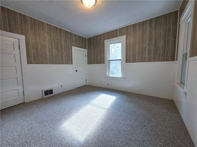 2906 Lafayette Street, St Joseph, MO 64507