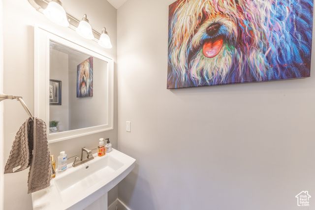 1153 W 1875 S, Syracuse, UT 84075