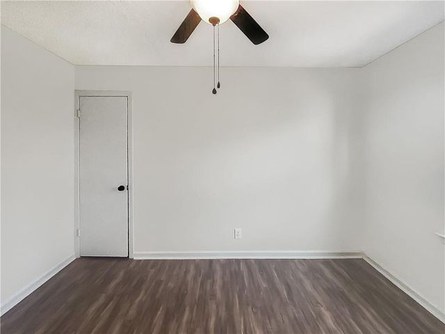 6705 N Charlotte Street, Kansas City, MO 64118