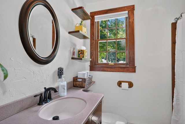 83 Crestwood Dr, Northborough, MA 01532