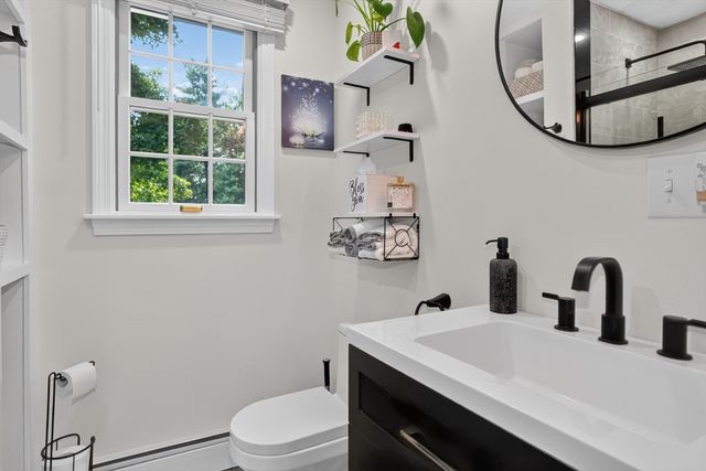 83 Crestwood Dr, Northborough, MA 01532