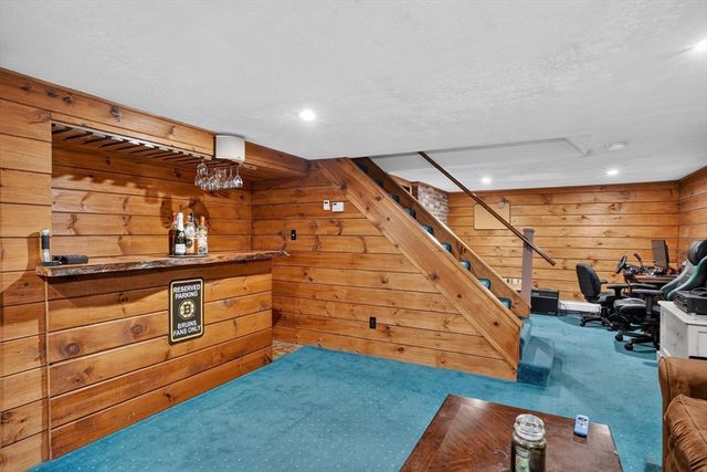83 Crestwood Dr, Northborough, MA 01532