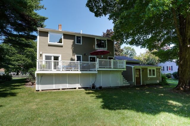 83 Crestwood Dr, Northborough, MA 01532