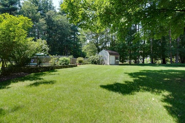 83 Crestwood Dr, Northborough, MA 01532