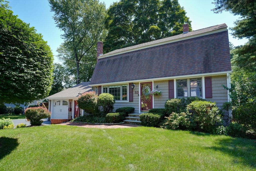 83 Crestwood Dr, Northborough, MA 01532