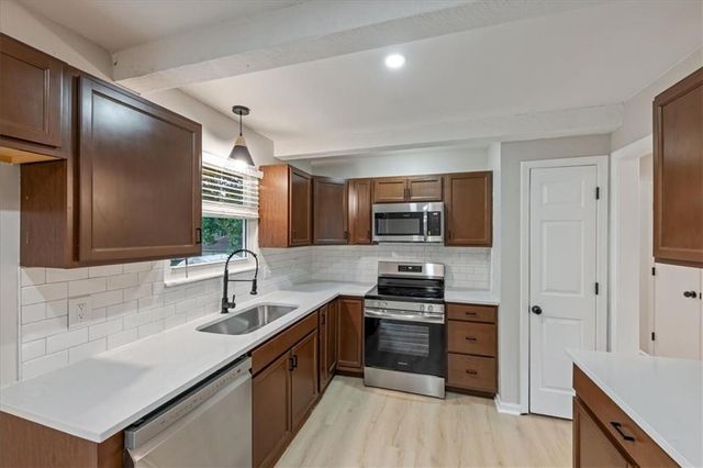 513 Stacey Drive, Belton, MO 64012