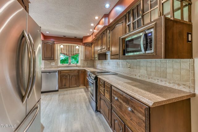 123 Woodside Court, Gray, TN 37615
