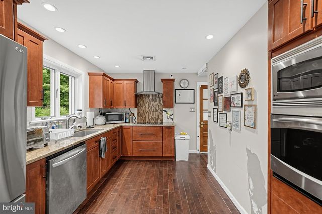 6 N BORO LINE RD, Trappe, PA 19426