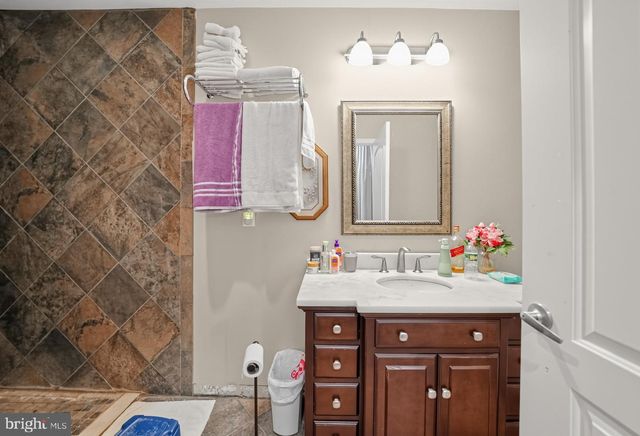 6 N BORO LINE RD, Trappe, PA 19426