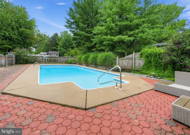 6 N BORO LINE RD, Trappe, PA 19426