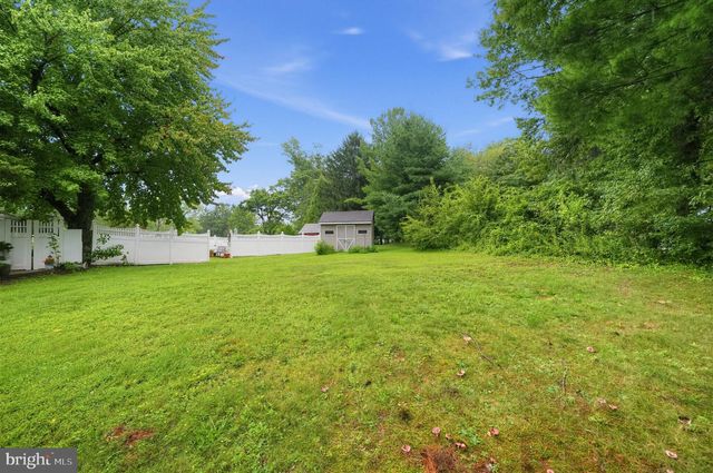 6 N BORO LINE RD, Trappe, PA 19426