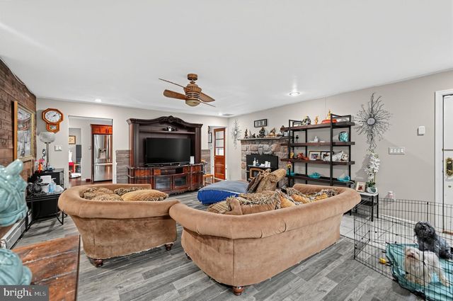 6 N BORO LINE RD, Trappe, PA 19426