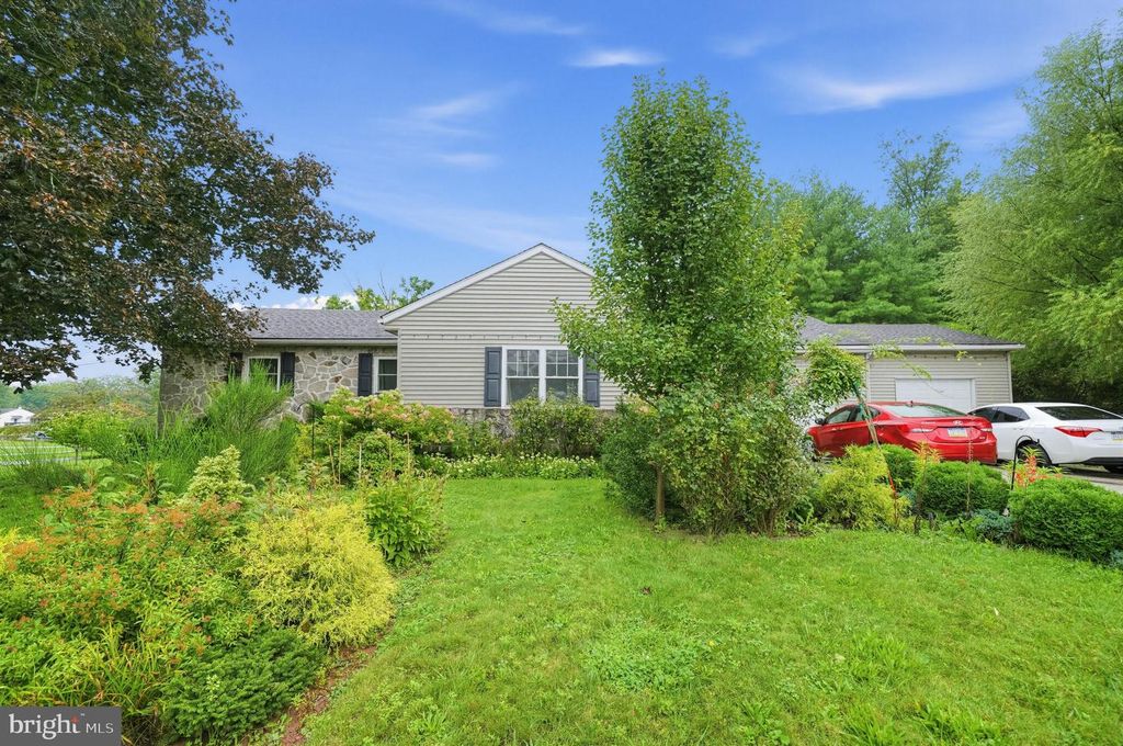 6 N BORO LINE RD, TRAPPE, PA 19426 — photo 2
