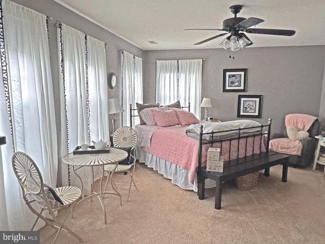 1004 OATS DR, La Plata, MD 20646