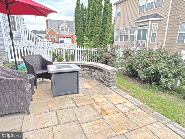 1004 OATS DR, La Plata, MD 20646