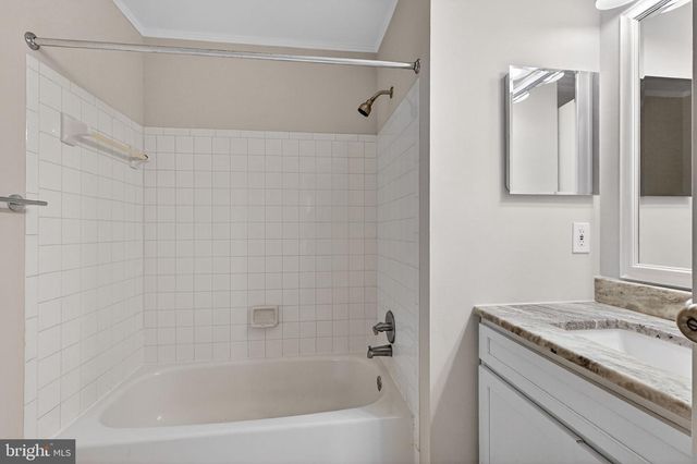 20202 WATERSIDE DR, Germantown, MD 20874