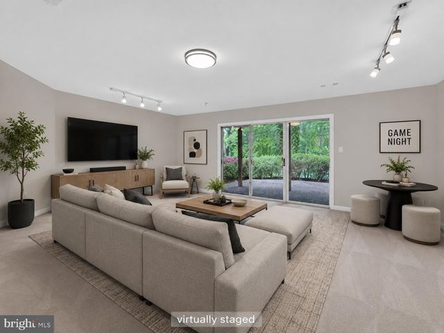 20202 WATERSIDE DR, Germantown, MD 20874