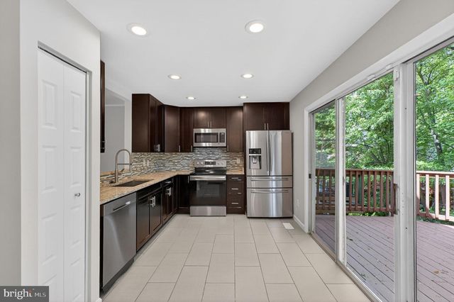 20202 WATERSIDE DR, Germantown, MD 20874