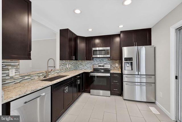 20202 WATERSIDE DR, Germantown, MD 20874