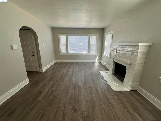 444 E 12th St, Pittsburg, CA 94565