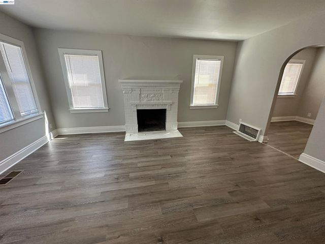 444 E 12th St, Pittsburg, CA 94565