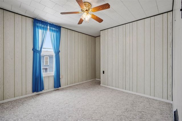 221 Kay St, Wampum, PA 16157