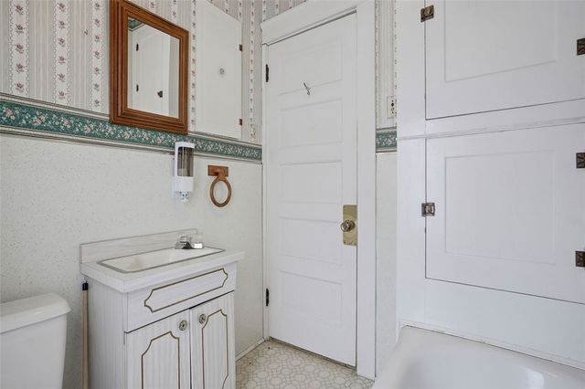 221 Kay St, Wampum, PA 16157