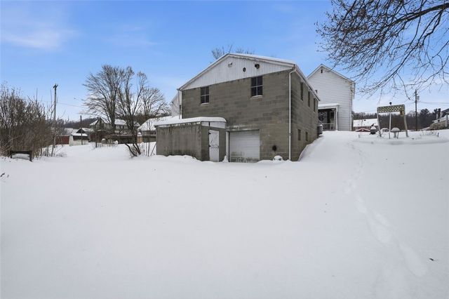 221 Kay St, Wampum, PA 16157