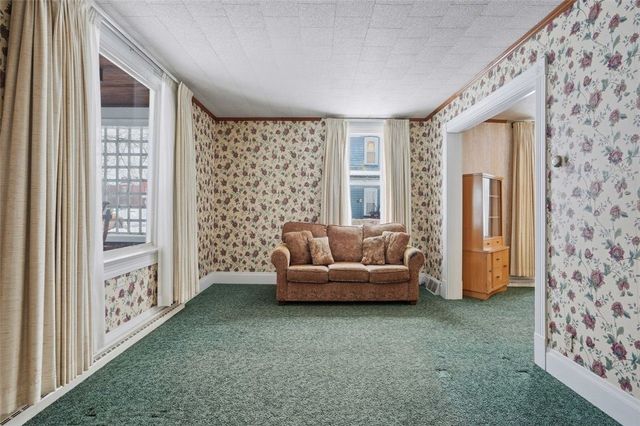 221 Kay St, Wampum, PA 16157