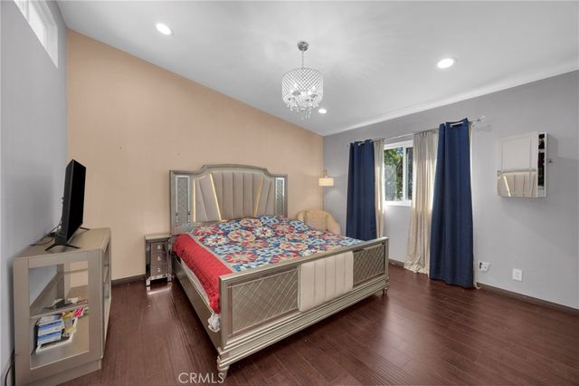 11522 Honeyglen Road 26, Pacoima, CA 91331