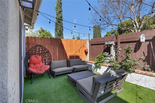 11522 Honeyglen Road 26, Pacoima, CA 91331