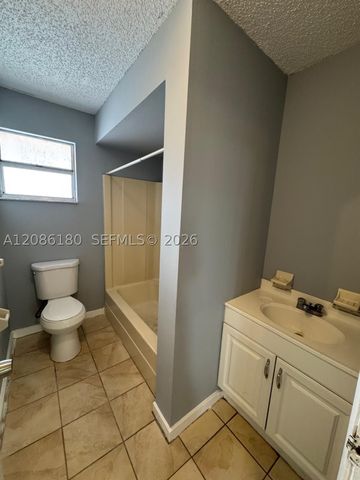 2920 Pierce St 9, Hollywood, FL 33020