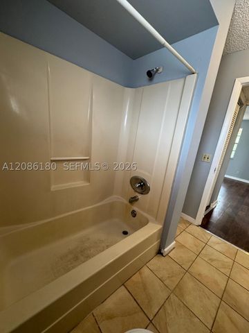 2920 Pierce St 9, Hollywood, FL 33020