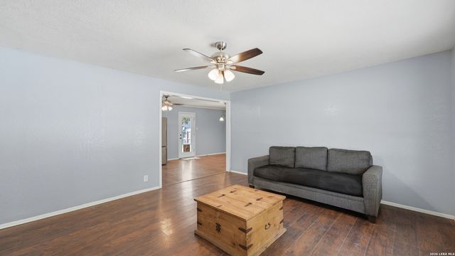 122 W HUTCHINS PL, San Antonio, TX 78221