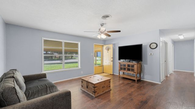 122 W HUTCHINS PL, San Antonio, TX 78221