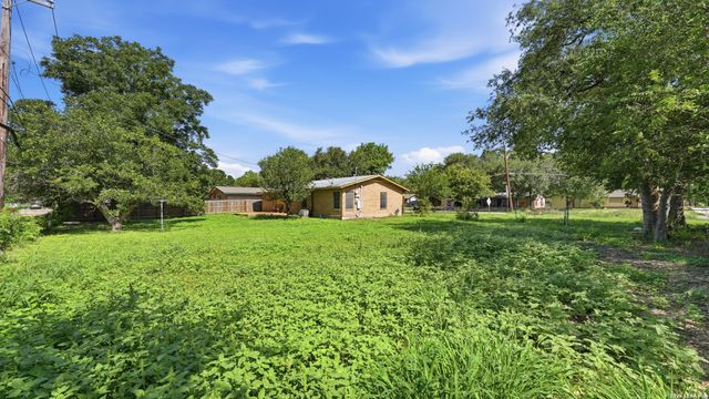 122 W HUTCHINS PL, San Antonio, TX 78221
