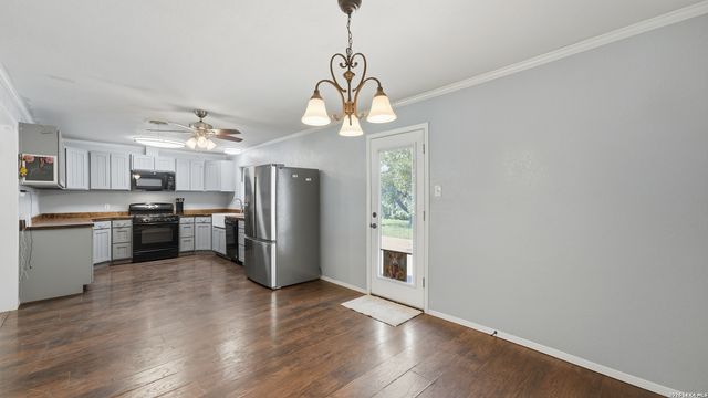 122 W HUTCHINS PL, San Antonio, TX 78221