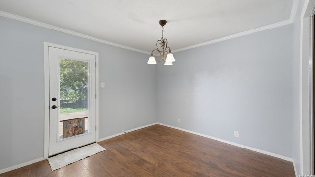 122 W HUTCHINS PL, San Antonio, TX 78221