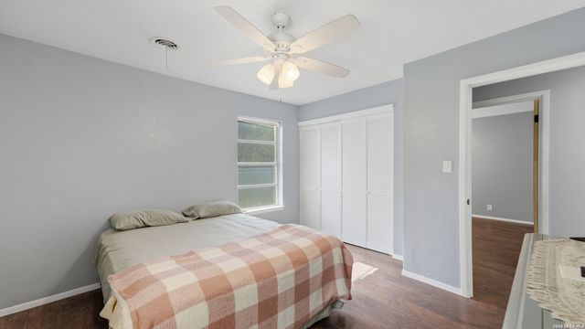 122 W HUTCHINS PL, San Antonio, TX 78221