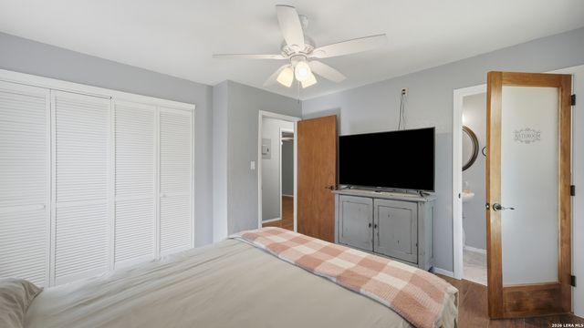 122 W HUTCHINS PL, San Antonio, TX 78221