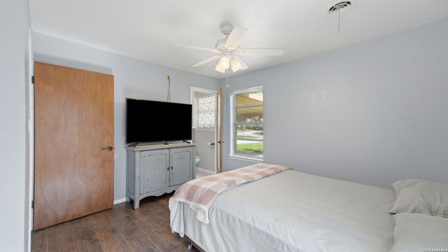 122 W HUTCHINS PL, San Antonio, TX 78221
