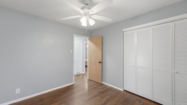 122 W HUTCHINS PL, San Antonio, TX 78221