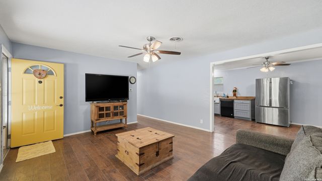 122 W HUTCHINS PL, San Antonio, TX 78221