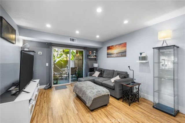 4146 E Mendez 127, Long Beach, CA 90815